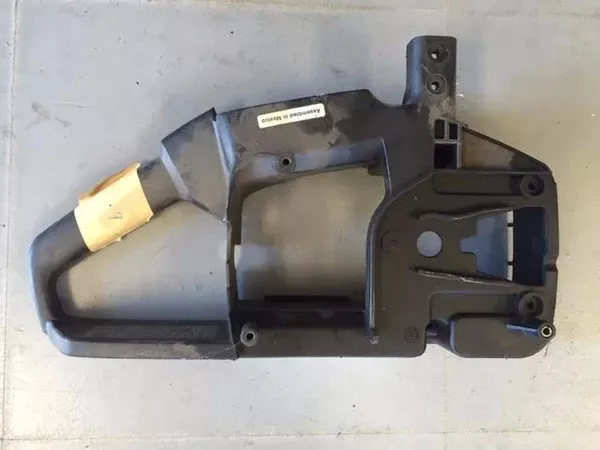 301049-mcculloch-engine-housing-right-alt-mc-9038-310002-9038-310002 301049 McCulloch Engine Housing (right) alt. MC-9038-310002, 9038-310002